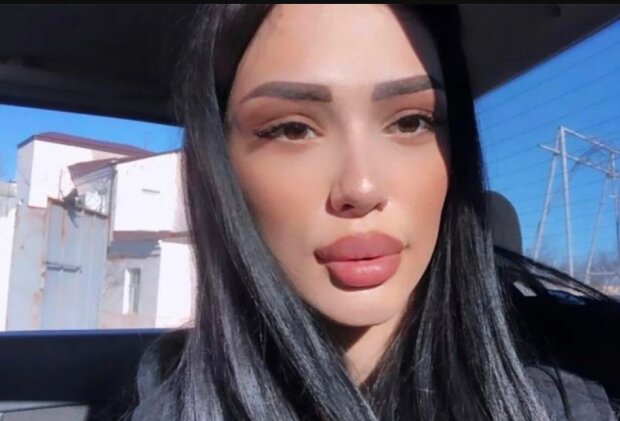 22-летняя девушка умерла после увеличения ягодиц у подруги: прошла курс за 2 недели, до того наращивала ресницы