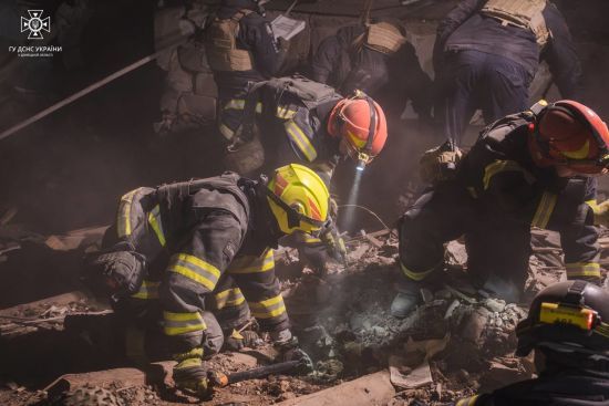 Спасатели ликвидируют последствия ударов по Краматорску и Славянску (фото)