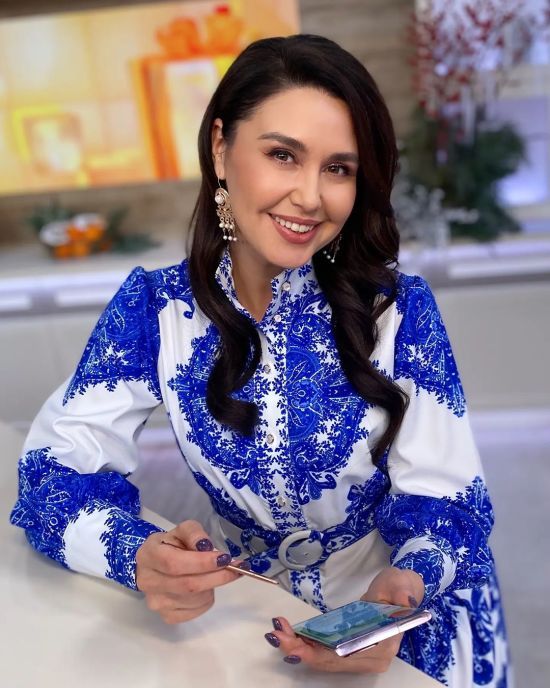 Людмила Барбір показала, як о 5 ранку приїжджає на роботу і готується до 