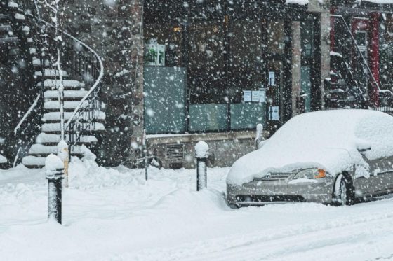Негода повертається: в Україну вриваються шалені снігопади