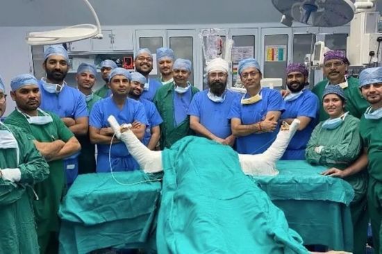 Мужчине пришили донорские женские руки – фото