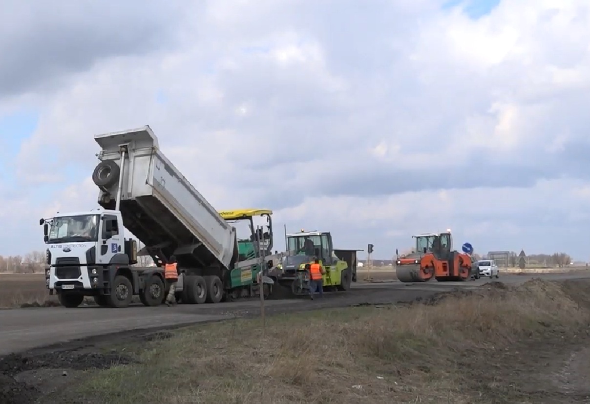 Обмеження руху транспорту в Чернівцях: українців попередили, в які дні дороги буде перекрито